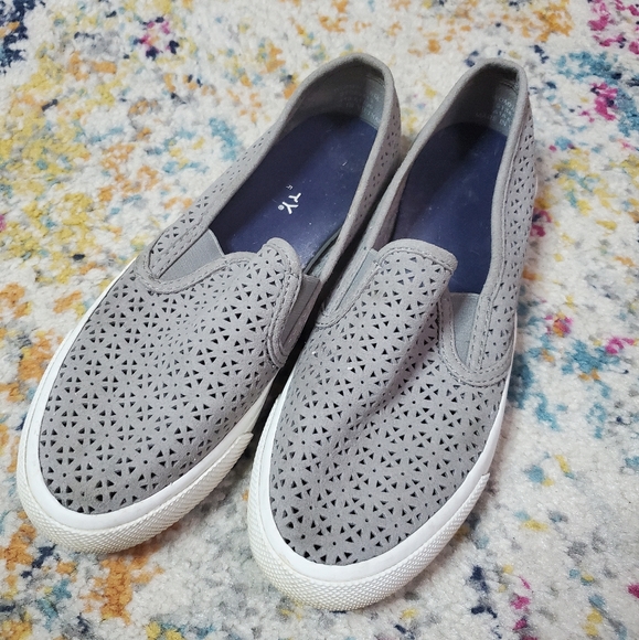 Lasercut Sperry slip ons - Picture 1 of 9